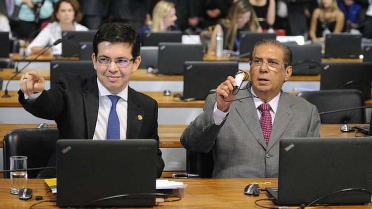 Relator da proposta, Randolfe Rodrigues (Rede-AP), afirma que há 34 mil pessoas com foro privilegiado no Brasil