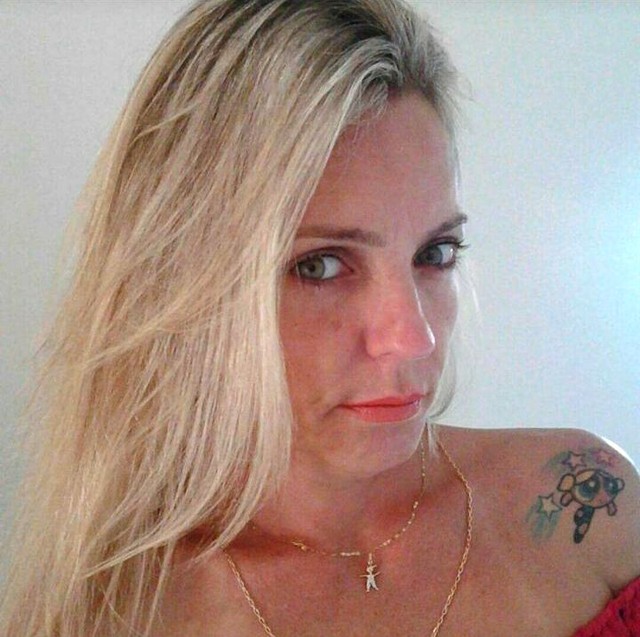 Carla Sampaio, de 43 anos, morreu ao tentar defender o marido durante assalto
