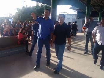 Titular da SMTT, Antonio Moura, e vereador Siderlane Mendonça visitam o Terminal Integrado do Benedito Bentes.