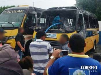 Ônibus Escolares pegam fogo em Senador Rui Palmeira