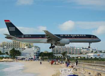 Turista morre após ser atingida por rajada de vento em aeroporto do Caribe 