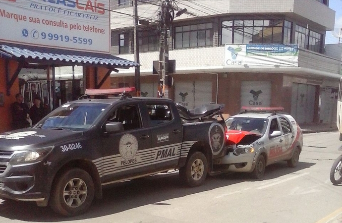 Colisão envolveu duas viaturas da Polícia Militar em Arapiraca