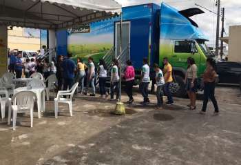 Caminhão Escola do Luz do Saber dá dicas em Arapiraca