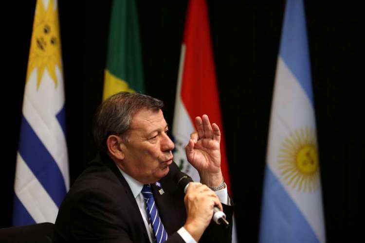 O ministro uruguaio, Rodolfo Nin Novoa, durante entrevista depois de um encontro do Mercosul em São Paulo em 5 de agosto de 2017.