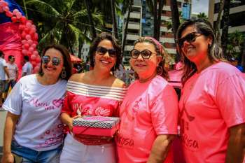 Campanha Maceió Rosa foi lançada na Rua Fechada, neste domingo (1º).