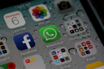 Aplicativos do Facebook e WhatsApp no iPhone