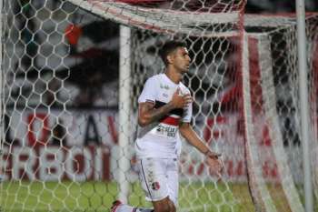 Santa Cruz surpreende o CRB na Copa do Nordeste
