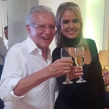 Carlos Alberto de Nóbrega vai se casar com a nutricionista Renata Domingues