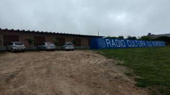 Emissora de rádio de Caruaru foi invadida e criminoso roubou notebooks, celular e televisão